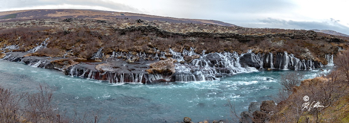 Die Hraunfossar sind Wasserflle in den Fluss Hvt