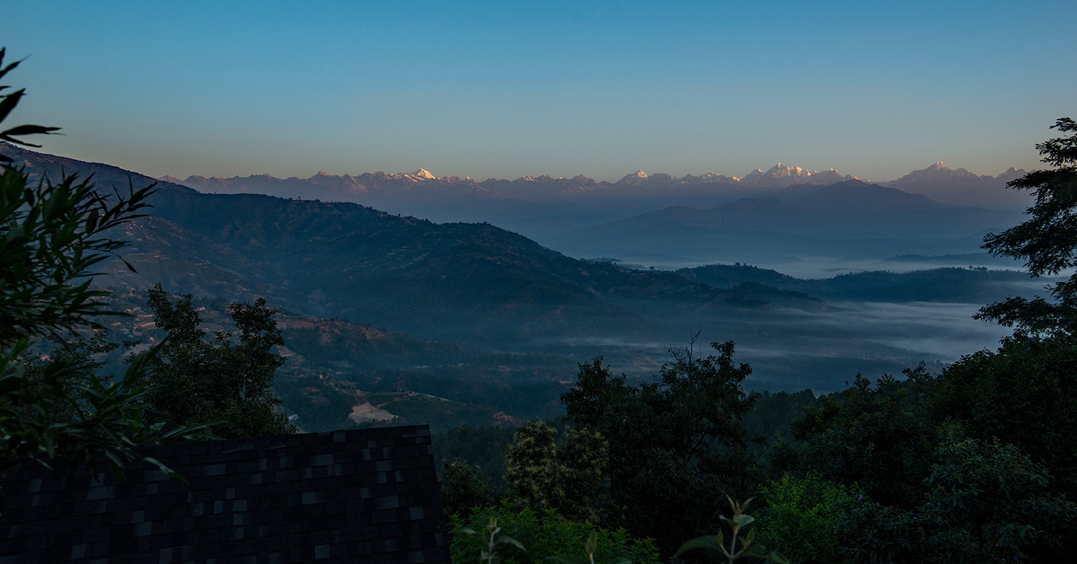 Morgenblick vom "Dhulikel Mountain Resort"