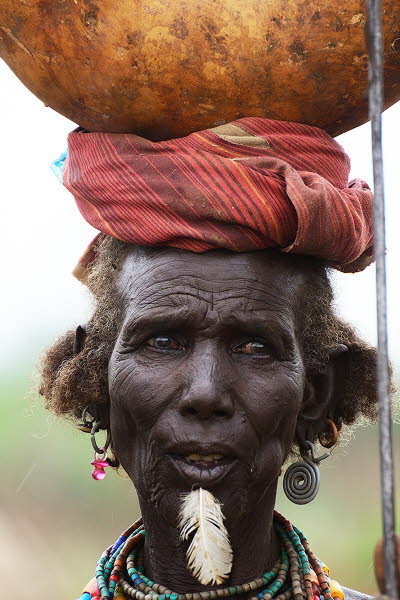Nyangatomfrau