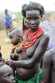 Nyangatomfrau mit Kind